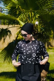 CROP MODEL TESETTÜR MAYO – SİYAH BEYAZ YUVARLAK - Görsel 4